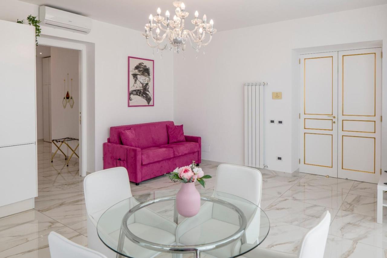 One-Bedroom Apartment,1298247259:JPEG